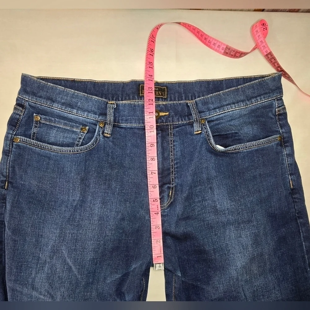 Jos.A.Bank Reserve Relaxed Fit Midwash Denim Straight Leg Men's Jeans 38x26